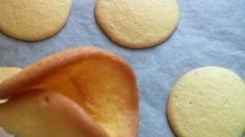 пирожные лепестки с кремом