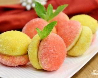 Пирожные Персики