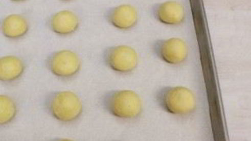 пирожные персики