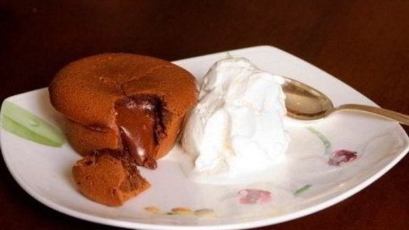 Рецепт Португальские горячие пирожные с горьким шоколадом