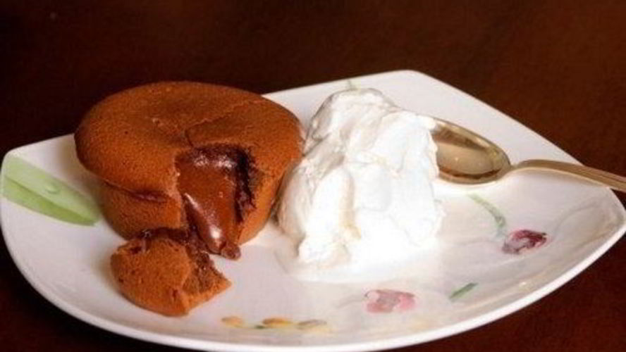 Рецепт португальские горячие пирожные с горьким шоколадом