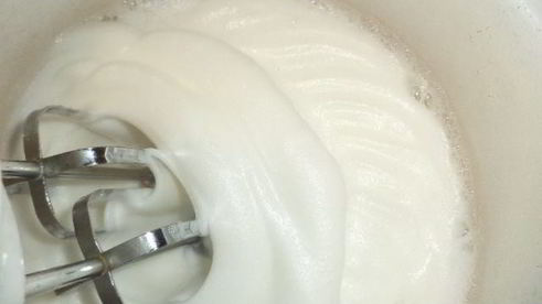 разноцветное пирожное