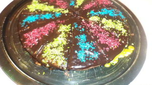 разноцветное пирожное