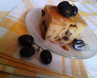 Ромовые пирожные с черносливом и цукатами