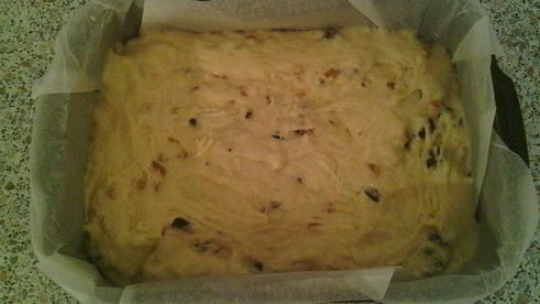 ромовые пирожные с черносливом и цукатами