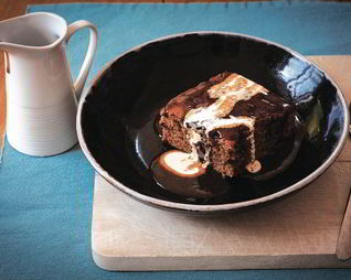 Шоколадный брауни с калифорнийским черносливом