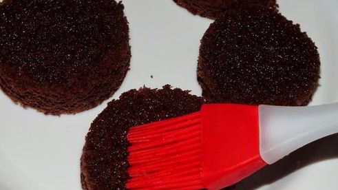 шоколадные пирожные со сливочно-ванильным кремом