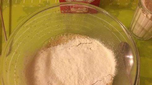 слоеное медовое пирожное