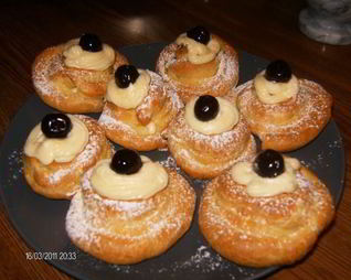 Заварное пирожное с кремом Шантийи