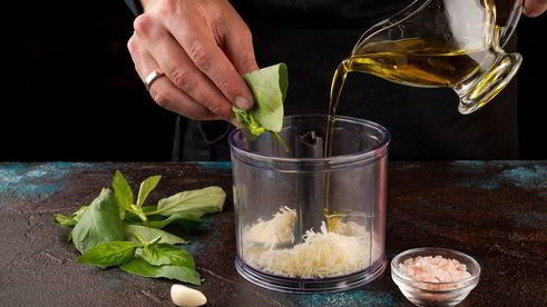 домашняя пицца с моцареллой и креветками