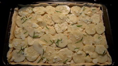 картофельная пицца с розмарином