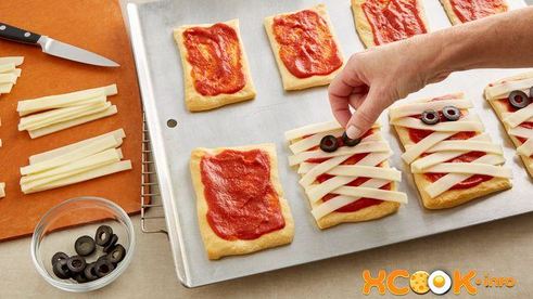 мини-пицца из слоеного теста