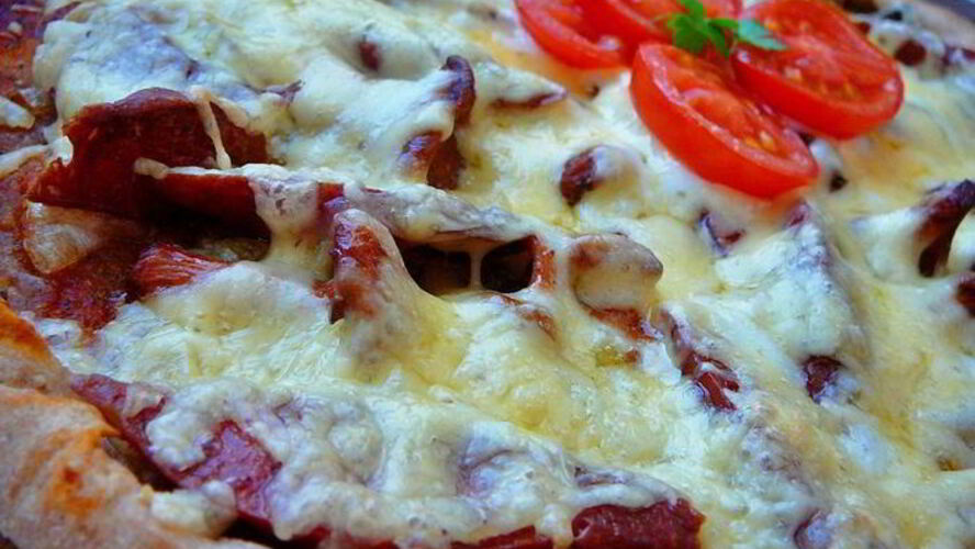 Рецепт пицца из ржаного тестаохотничьяс лисичками и колбасками