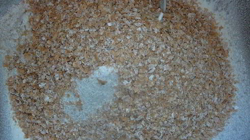 пицца из ржаного тестаохотничьяс лисичками и колбасками