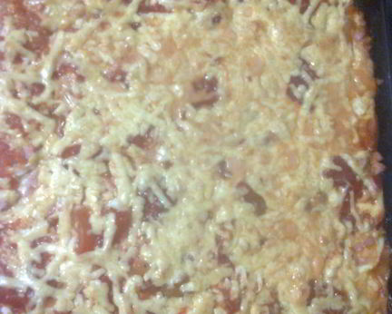 Пицца из слоеного теста с лечо