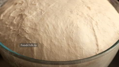 пицца с колбасой и брокколи