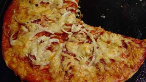 пицца с колбасой к пиву