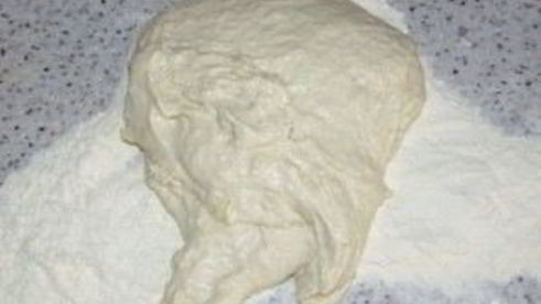 пицца с колбасой на дрожжевом тесте