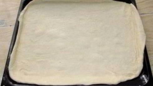 пицца с колбасой на дрожжевом тесте