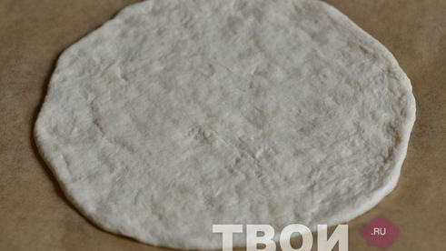 пицца с колбасой