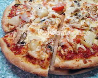 Пицца с курицей и грибами