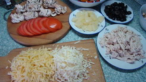 пицца с курицей и грибами