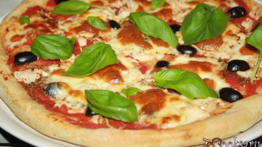 Рецепт пицца с курицей и маслинами