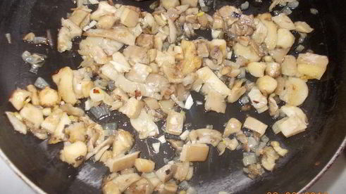 пицца с салями и грибами