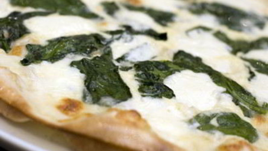 Рецепт пицца с шпинатом и моцареллой
