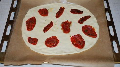 пицца с вялеными помидорами