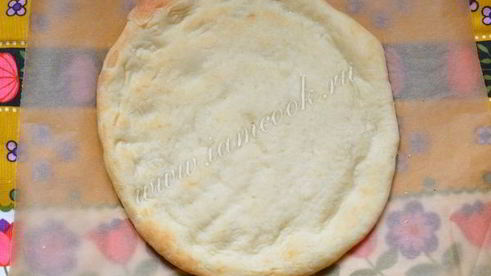 пицца со сливовым соусом