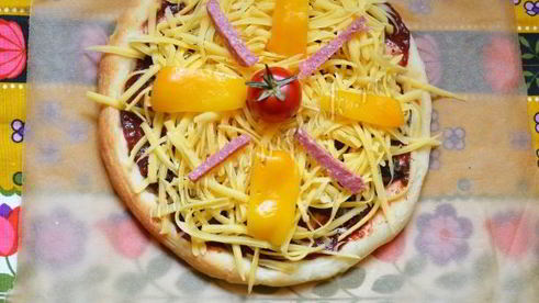 пицца со сливовым соусом