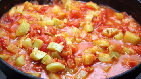 закрытая пицца кальцоне с овощами