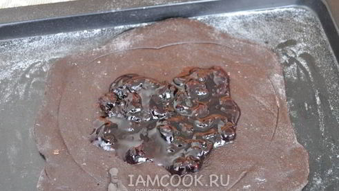 пряник шоколадный с вареньем