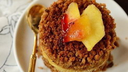 шарлотка из яблок и ржаного хлеба