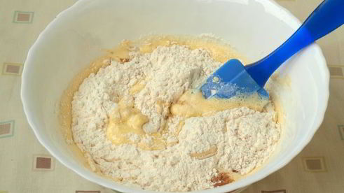 шарлотка с хурмой