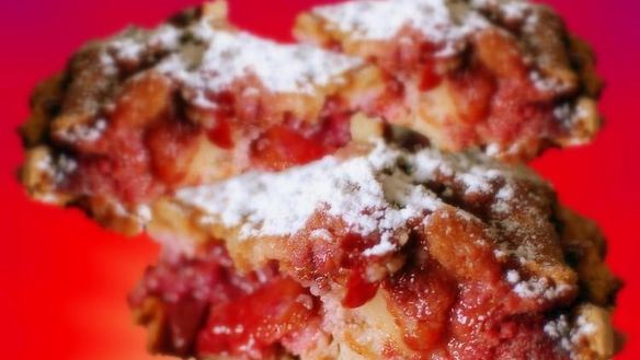 Рецепт Шарлотка с клубникой