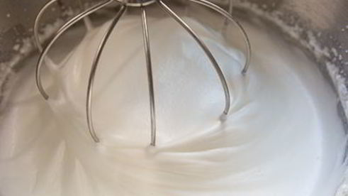 шарлотка с нектаринами