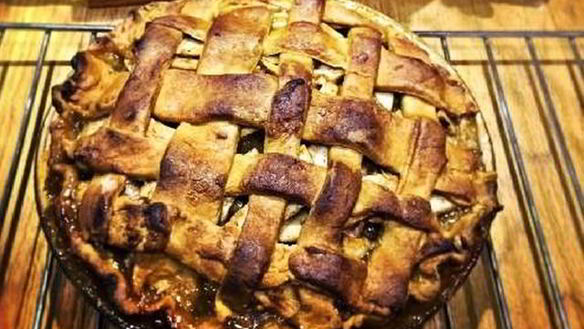 Рецепт Шарлотка с ревенем и яблоками