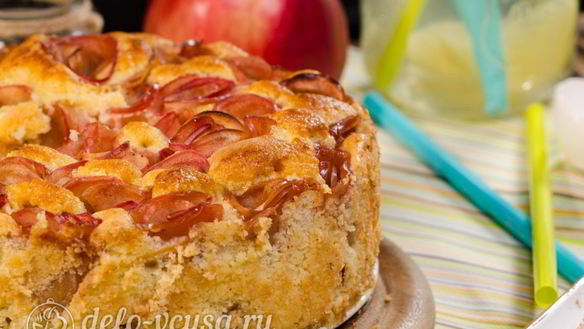 Рецепт Шарлотка с розами из яблок