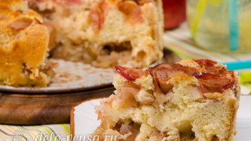 шарлотка с розами из яблок