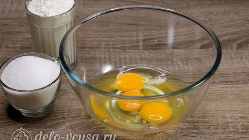 шарлотка с розами из яблок