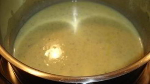 шарлотка с шоколадно-малиновым муссом и воздушным ванильным кремом