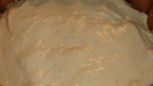 шарлотка с шоколадно-малиновым муссом и воздушным ванильным кремом