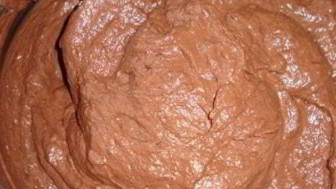 шарлотка с шоколадно-малиновым муссом и воздушным ванильным кремом