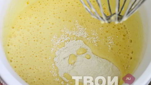 шарлотка с вареньем