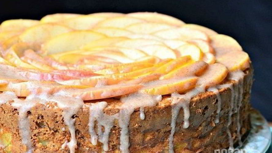 Рецепт шарлотка с яблоками и глазурью