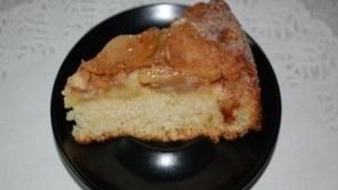 шарлотка с яблоками и карамелью