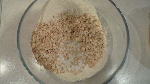 шарлотка с яблоками и облепиховым йогуртом