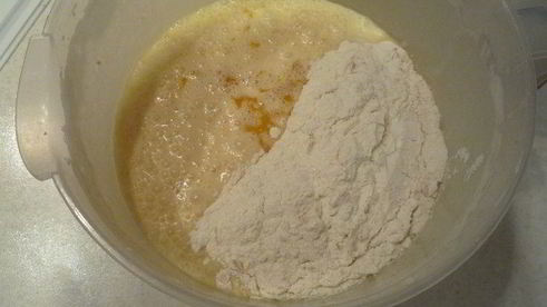 шарлотка с яблоками и облепиховым йогуртом